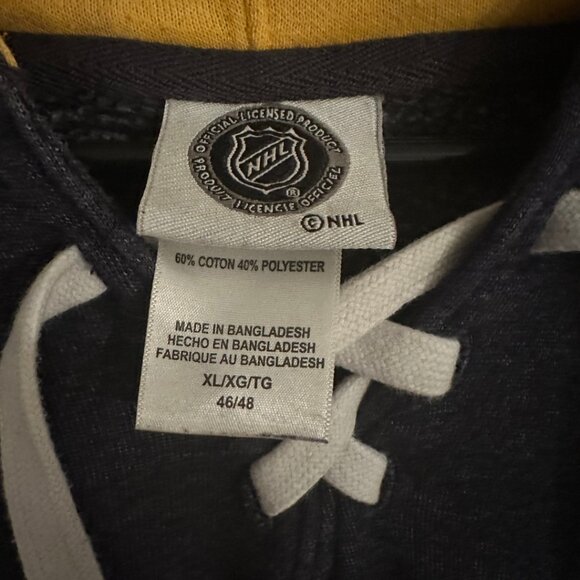 🏒 Nashville Predators Lace-Up Hoodie (Size XL) - Picture 4 of 6